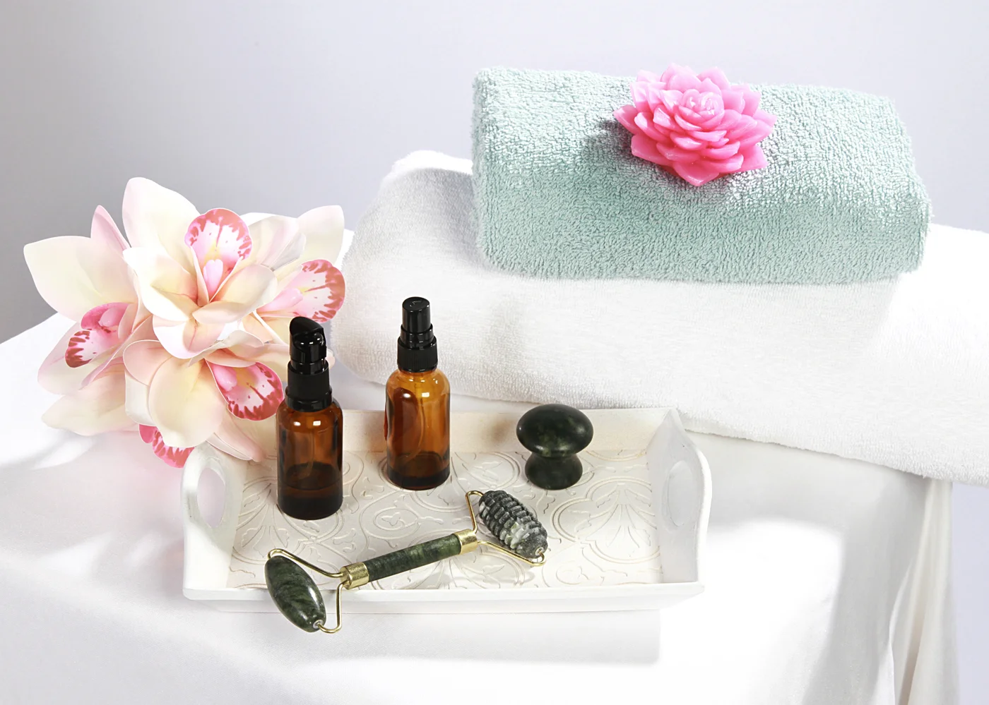 Handtücher, Öle und Massageausstattung
